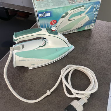 Braun Freestyle Dampfbügeleisen Saphirsohle
