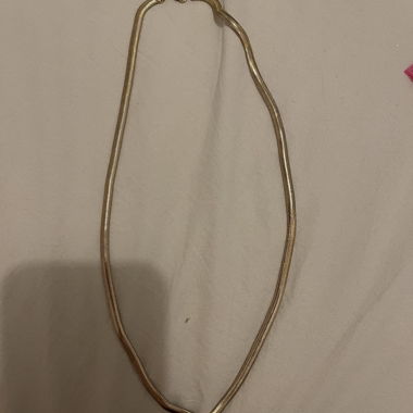 goldene halskette aus edelstahl