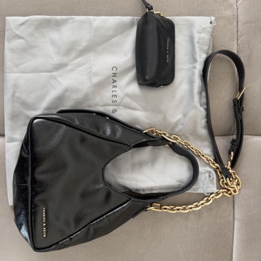 Borsa hobo nera Charles & Keith
