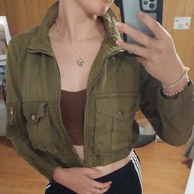 Olivgrüne Jacke