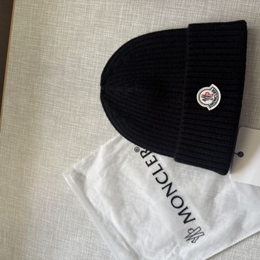 Bonnet moncler noir 