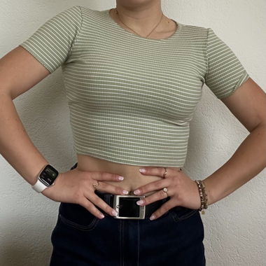 T-shirt vert et blanc