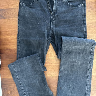 Jeans scuri