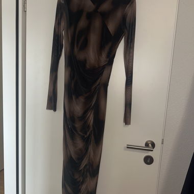 Langarmkleid braun und schwarz