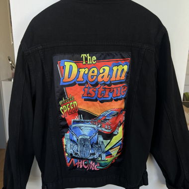 Giacca in jeans nera con stampa sul retro, taglia M