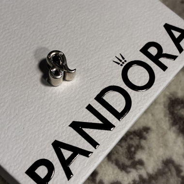 Charm Pandora Leone
