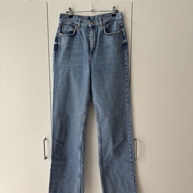 Gerade Jeans aus hellem Denim