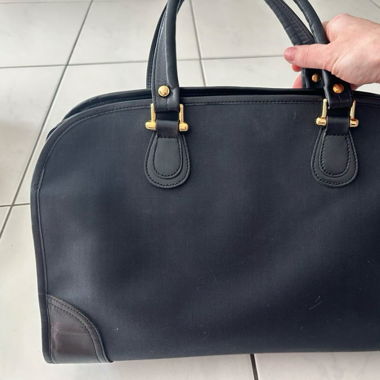 Dunkelblaue Burberry Tasche gebraucht 