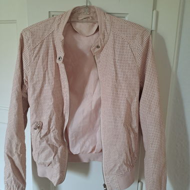 Veste en similicuir rose clair