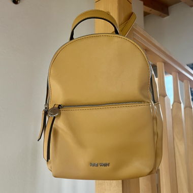 Petit sac à dos jaune mignon Nine West