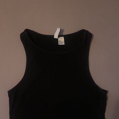 Schwarzes Top