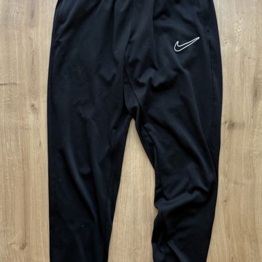 schwarze Nike Jogginghose