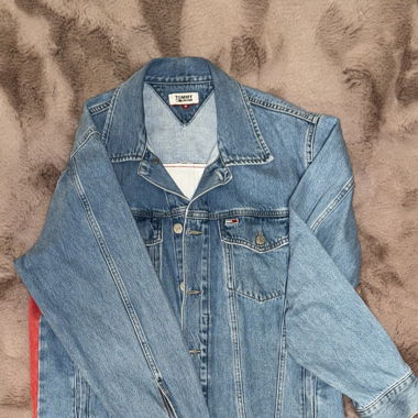 TOMMY JEANS