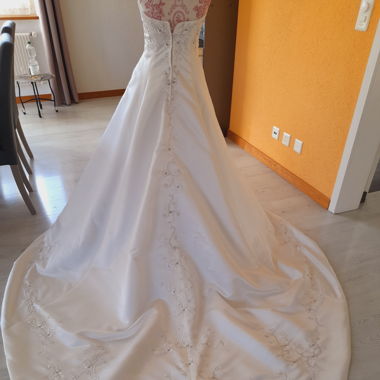 Robe de mariée toute neuve dans son emballage 