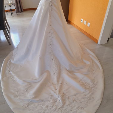 Robe de mariée toute neuve dans son emballage 