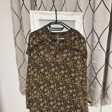 Kleid von Mango