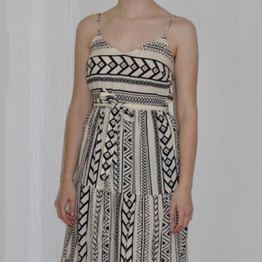 Weiss/Schwarz gemustertes Maxikleid