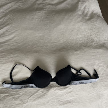 BH Calvin Klein 75B