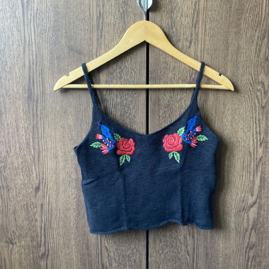 Black Crop-Top-Roses