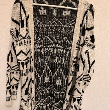 Cardigan lungo in maglia con motivo, nero-bianco
