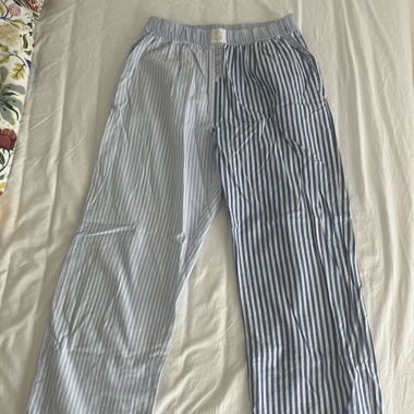 Gestreifte Hose