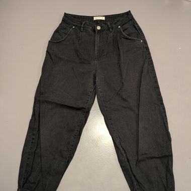 Schwarze Hose