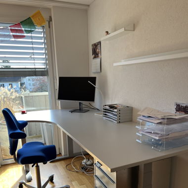 Höhenverstellbarer Schreibtisch 