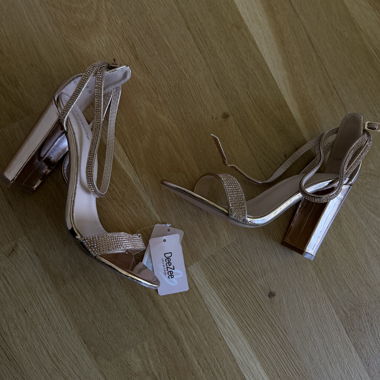 DeeZee Plateau-Sandalen