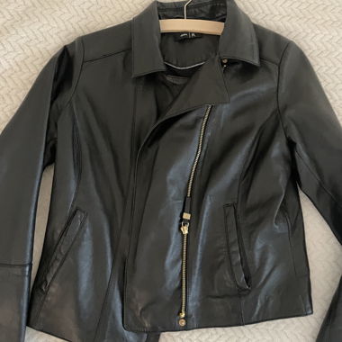 veste en cuir noire