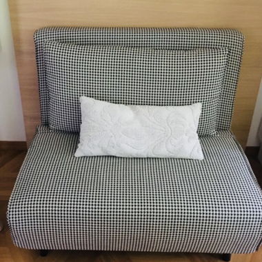 Schönes Schlafsofa, 1 Platz, Hahnentrittmuster