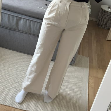 ZARA cremefarbene Stoffhose XS