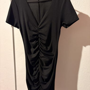 Zara Schwarzes Kleid