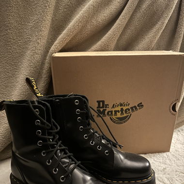 Dr. Martens mit Plateau