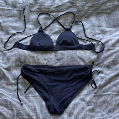 Set bikini blu scuro