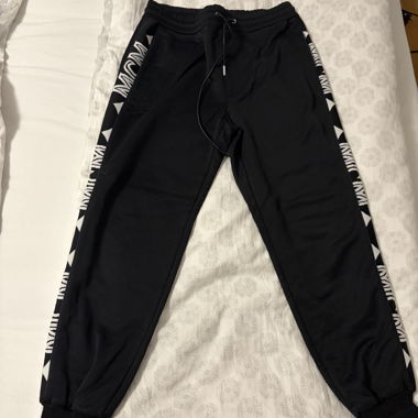 Pantaloni da jogging neri con righe