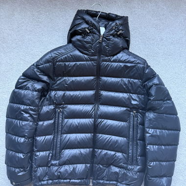 Doudoune Moncler noire à capuche