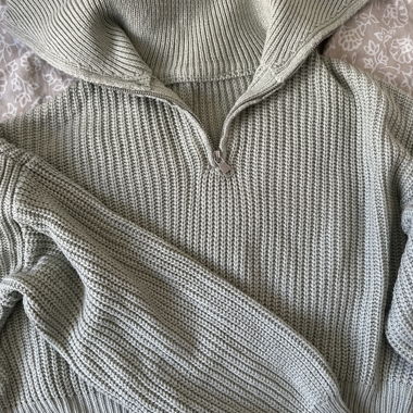 Pull vert mignon