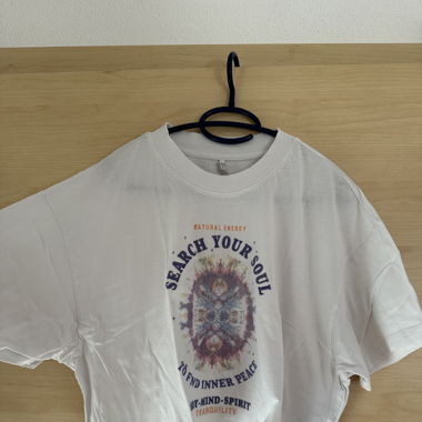 white shirt 