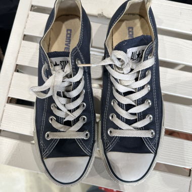 Chaussures Converse bleues 