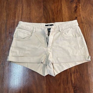 Beige Shorts H&M EU 36