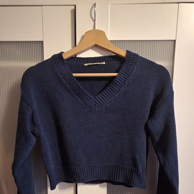 Crop sweater top