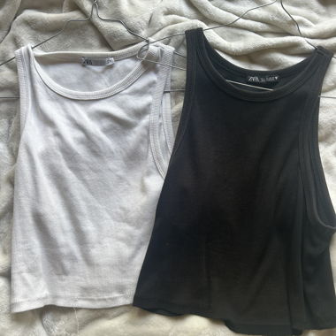 2 tops basiques zara