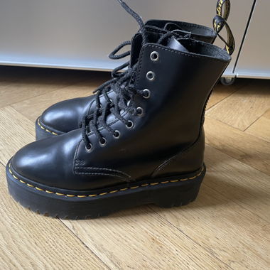 Dr. Martens Jadon 38
