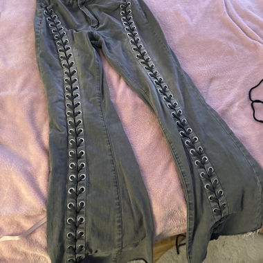Jeans neri allacciati