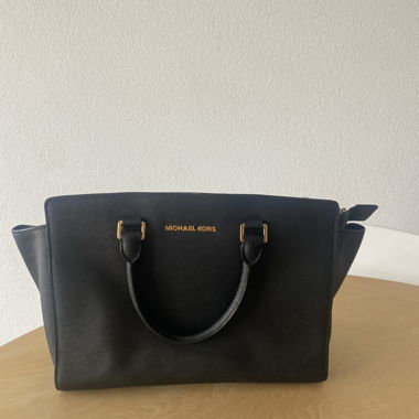 MICHAEL KORS black handbag