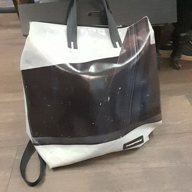 Sac à dos / sac fourre-tout FREITAG blanc et noir