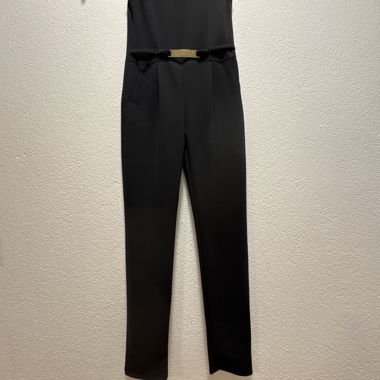 Combinaison noire avec ceinture