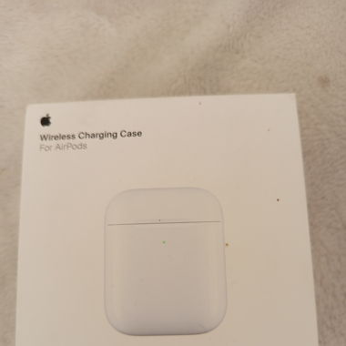 WIRELESS CHARGING CASE AIRPODS