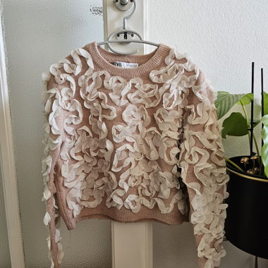 Maglione ZARA in maglia floreale