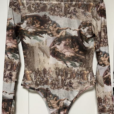 Body semi-transparent